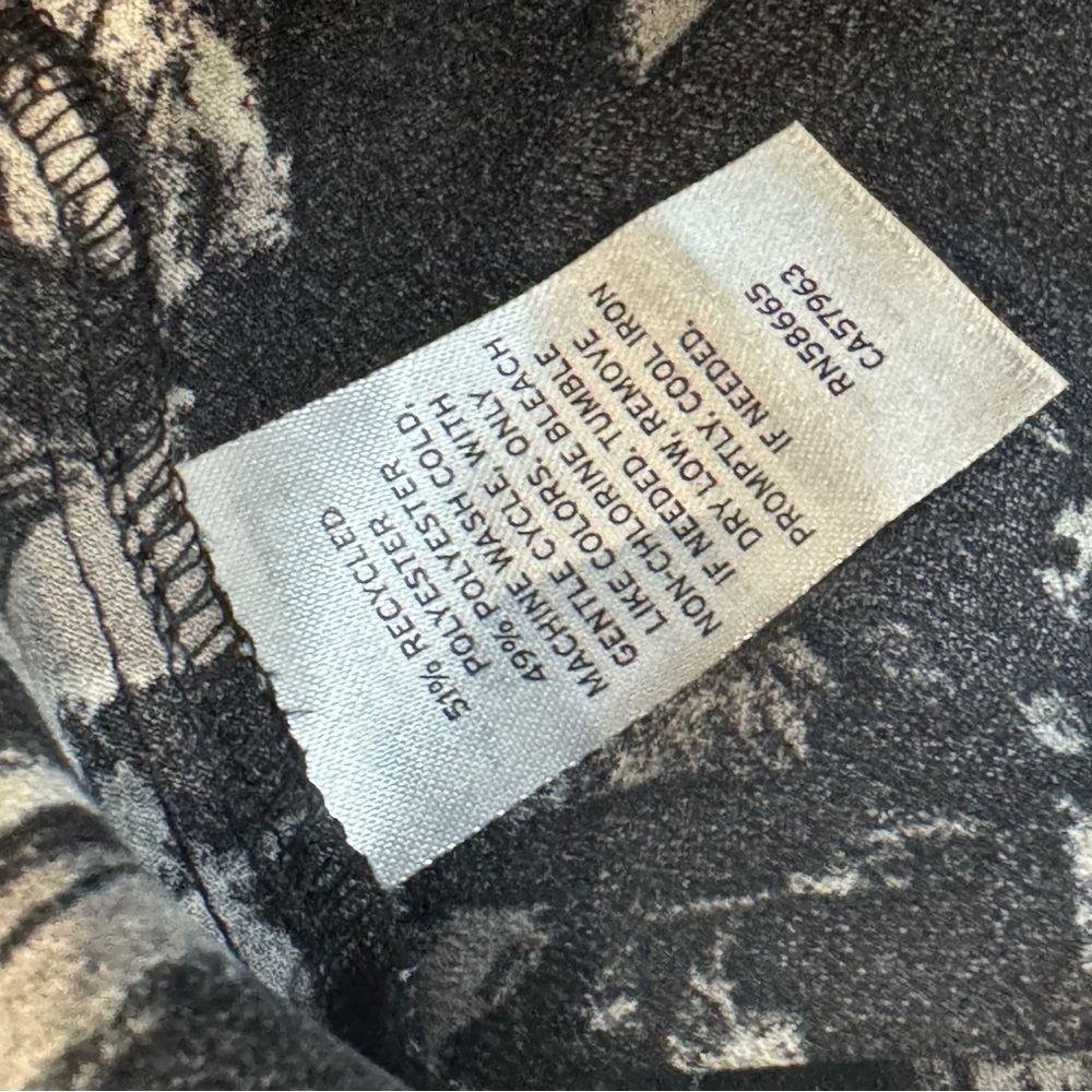 Nordstrom Black and White Printed V-Neck Tank - Picture 5 of 6